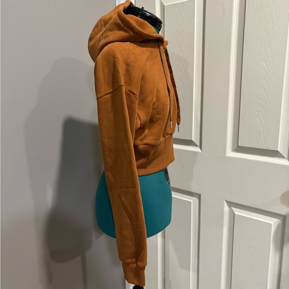 Halara cropped sweatshirt with removable hood - Picture 10 of 16